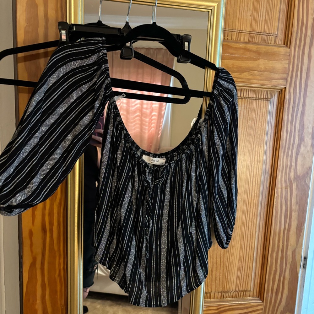 Off the shoulder black blouse lightweight sz small